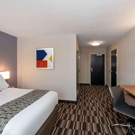 Microtel Inn & Suites By Wyndham Карлайл Екстериор снимка