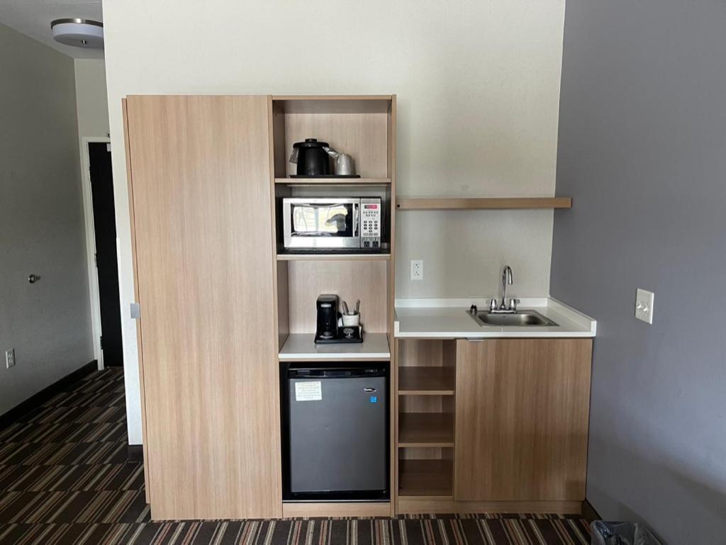 Microtel Inn & Suites By Wyndham Карлайл Екстериор снимка